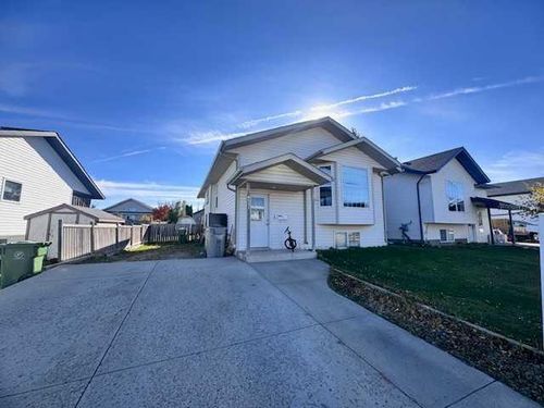 6521 35 St, Lloydminster, AB, T9V3H1 | Card Image