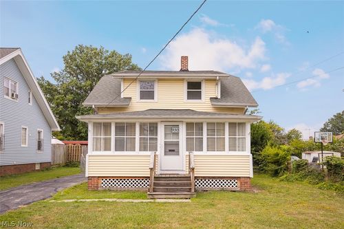 930 E 250th St, Euclid, OH, 44132-2434 | Card Image