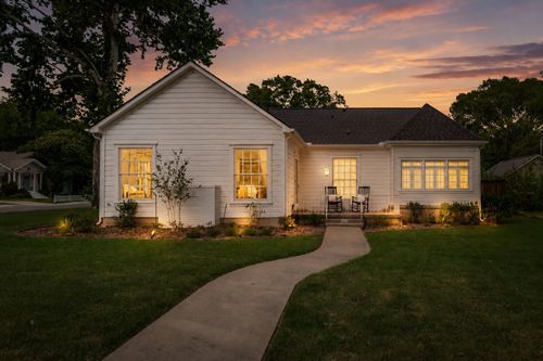 1306 W Virginia St, Mckinney, TX, 75069-4657 | Card Image