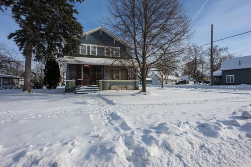 533 Pine St S, Sauk Centre, MN, 56378-1542 | Card Image