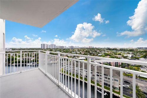 apt-14j-427 Golden Isles Dr, Hallandale Beach, FL, 33009-7546 | Card Image