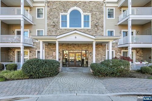 5 Tenakill Rd, Cresskill, NJ, 07626-1430 | Card Image