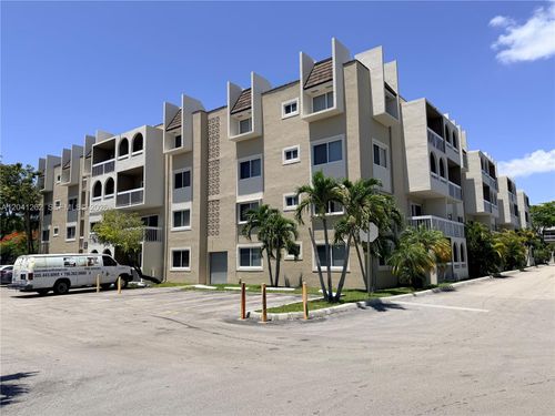 f113-7730 Camino Real, Miami, FL, 33143-7158 | Card Image