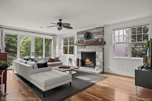 859 Watkins St, Birmingham, MI, 48009-1633 | Card Image