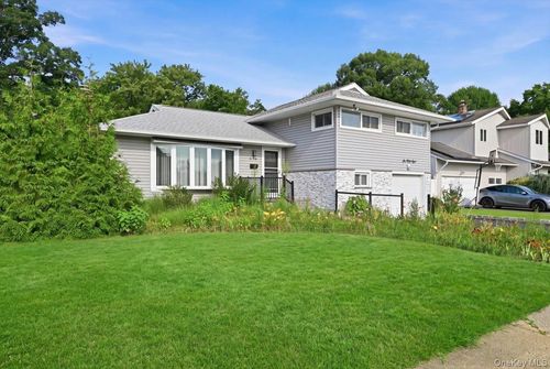 658 Richmond Road, Hempstead, NY, 11554 | Card Image