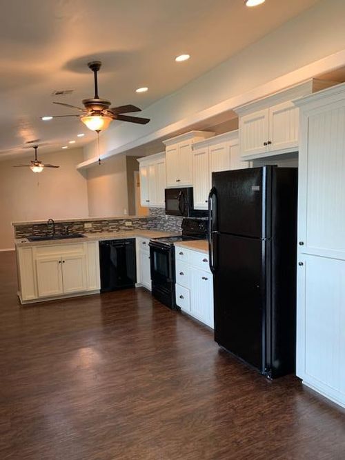 414 S Price Ave, Chandler, OK, 74834-2055 | Card Image