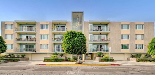 3695 Linden, Long Beach, CA, 90807 | Card Image