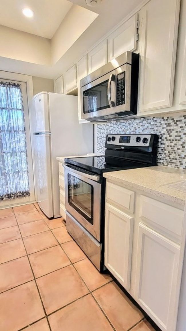 2004 Bayhouse Dr, Condo with 3 bedrooms, 3 bathrooms and null parking in Rockport TX | Image 8