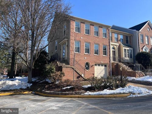 8110 Meadow Springs Ct, VIENNA, VA, 22182-3772 | Card Image