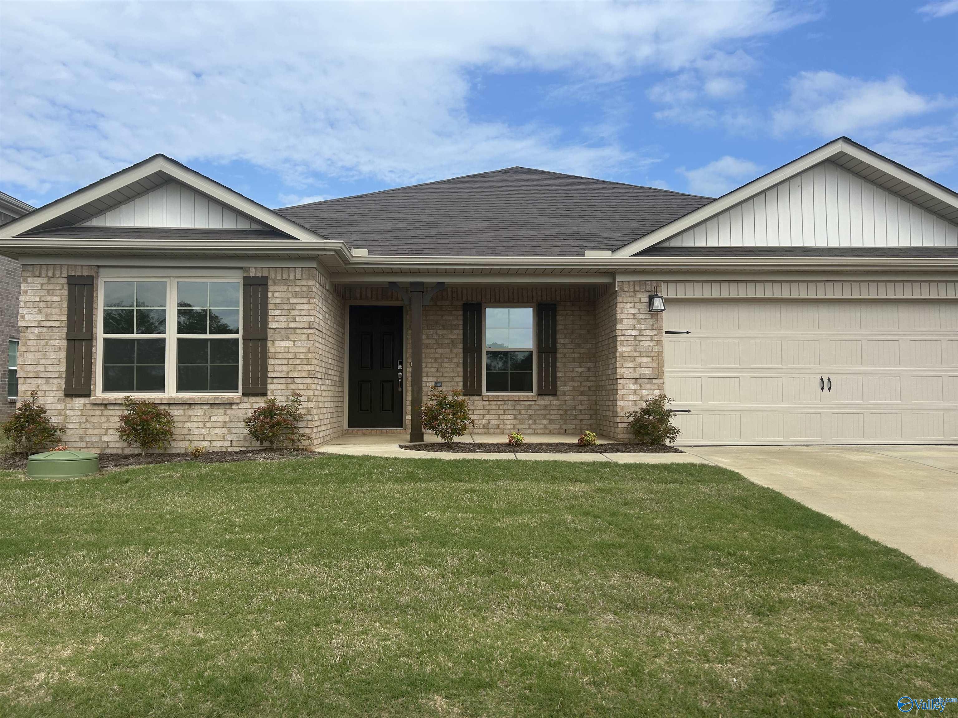 213 Roman Randall Road, For Sale in New Market Zoocasa