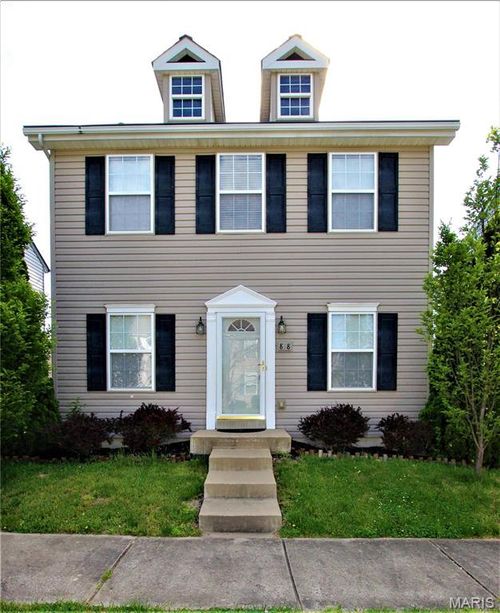 818 Waler Dr, Lake St Louis, MO, 63367-4887 | Card Image
