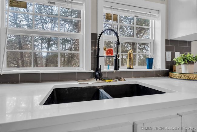 3003 Red Cedar Rd, House other with 7 bedrooms, 4 bathrooms and null parking in Ardmore OK | Image 8