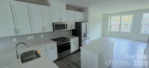 960 Broad River Ln, Charlotte, NC, 28211-1793 | Card Image