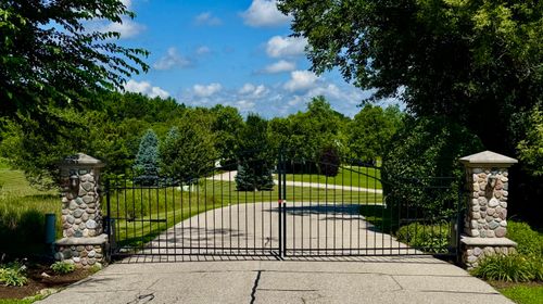 30 Moelter Dr, Burlington, WI, 53105 | Card Image