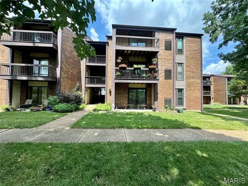 1-4266 Kay Lane, St Louis, MO, 63123 | Card Image