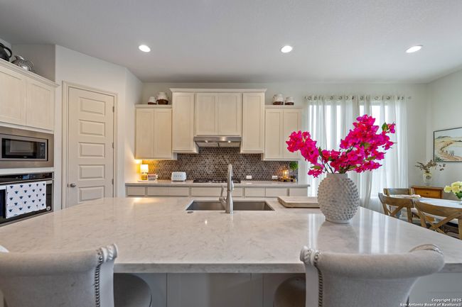 1235 Yaupon Loop, House other with 4 bedrooms, 3 bathrooms and null parking in New Braunfels TX | Image 9