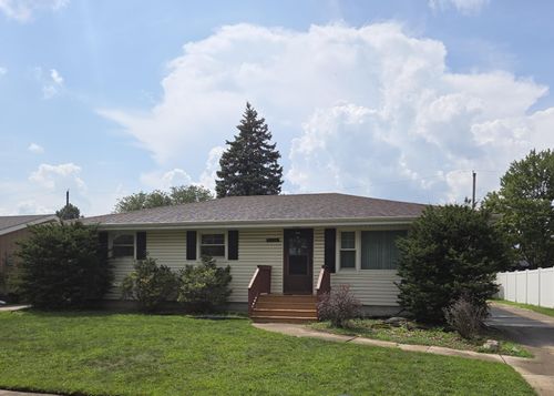 9326 Idlewild Dr, Highland, IN, 46322-3752 | Card Image