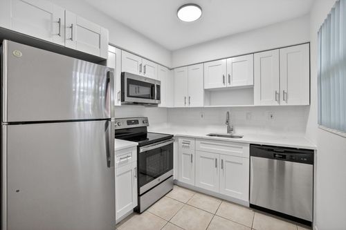 apt-8-1821 Middle River Dr, Fort Lauderdale, FL, 33305-3542 | Card Image