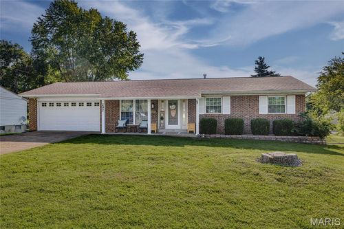 202 Meadowbrook Dr, Farmington, MO, 63640-1030 | Card Image