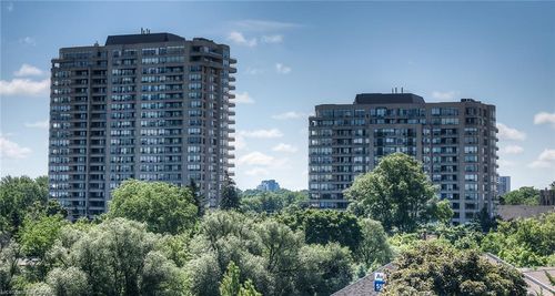 1104-4 Willow St, Waterloo, ON, N2J4S2 | Card Image