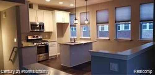 25-42 Kalter Dr, Troy, MI, 48098-1933 | Card Image