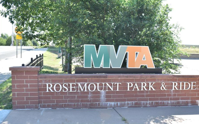 The neighborhood is located 5 minutes from a park & ride. | Image 76