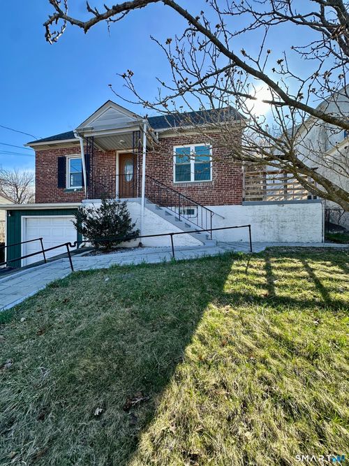 590 N Walnut St, Waterbury, CT, 06704-2736 | Card Image