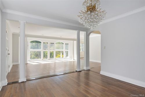 7157 Douglaston Pkwy, Little Neck, NY, 11362-1936 | Card Image