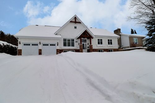 200 Rue Landry, Val-D'or, QC, J9P5N6 | Card Image