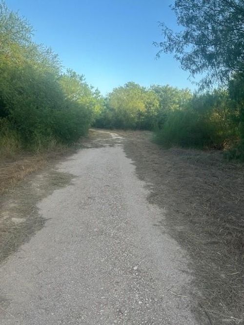11481 Mile 1 1/2 E, Mercedes, TX, 78570-5074 | Card Image