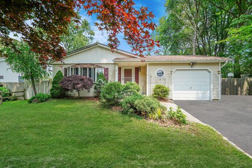 21 Spectacle Lake Dr, Nesconset, NY, 11767-3025 | Card Image