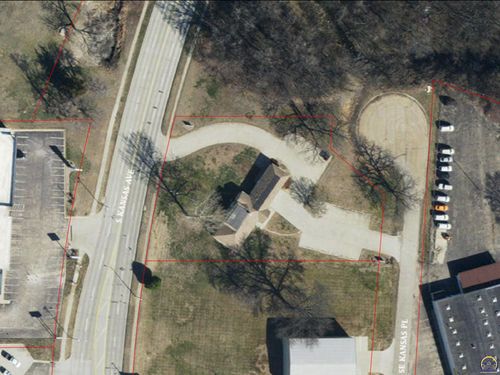 2855 Se Kansas Pl, Topeka, KS, 66605-1133 | Card Image