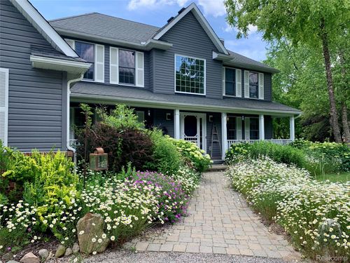 6060 Challis Road, Genoa Township, MI, 48116 | Card Image