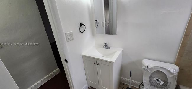 B - 371 Ne 57 Th Ct, Home with 2 bedrooms, 1 bathrooms and null parking in Oakland Park FL | Image 11