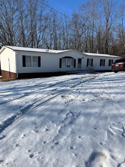 413 Orchard View Dr, Mount Airy, NC, 27030-4920 | Card Image