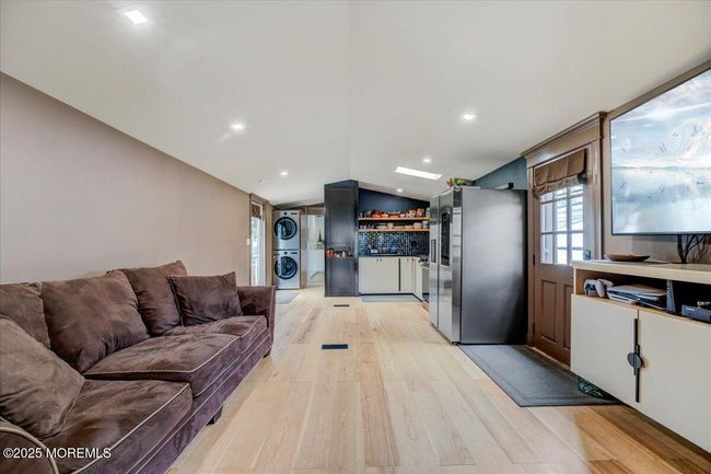 Living Room | Image 7