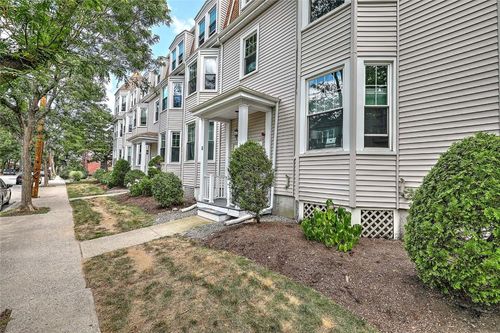 16-6 Slocum St, Providence, RI, 02909-1615 | Card Image