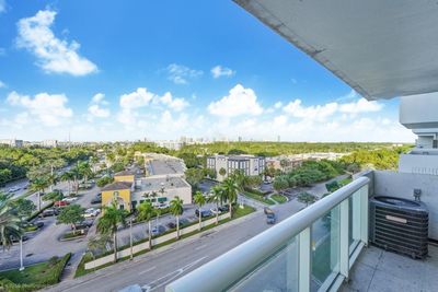 805 - 13499 Biscayne Blvd, Condo with 2 bedrooms, 2 bathrooms and null parking in North Miami FL | Image 3