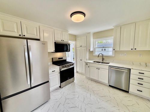 6913 Russell Ave S, Richfield, MN, 55423-2025 | Card Image