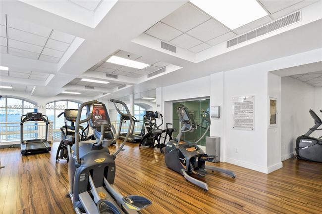 APT-3803 - 848 Brickell Key Dr, Condo with 1 bedrooms, 2 bathrooms and null parking in Miami FL | Image 38