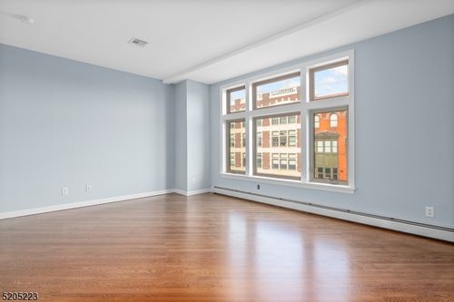 apt-4-420 Bloomfield Ave, Montclair, NJ, 07042-3594 | Card Image