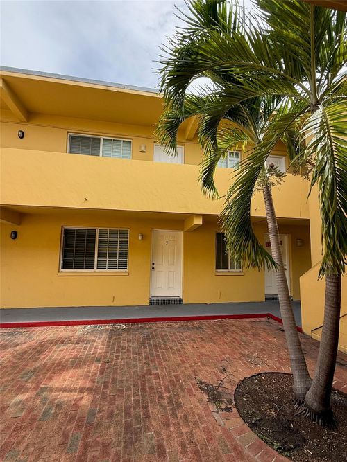 apt-5-432 Se 20th St, Fort Lauderdale, FL, 33316-2864 | Card Image