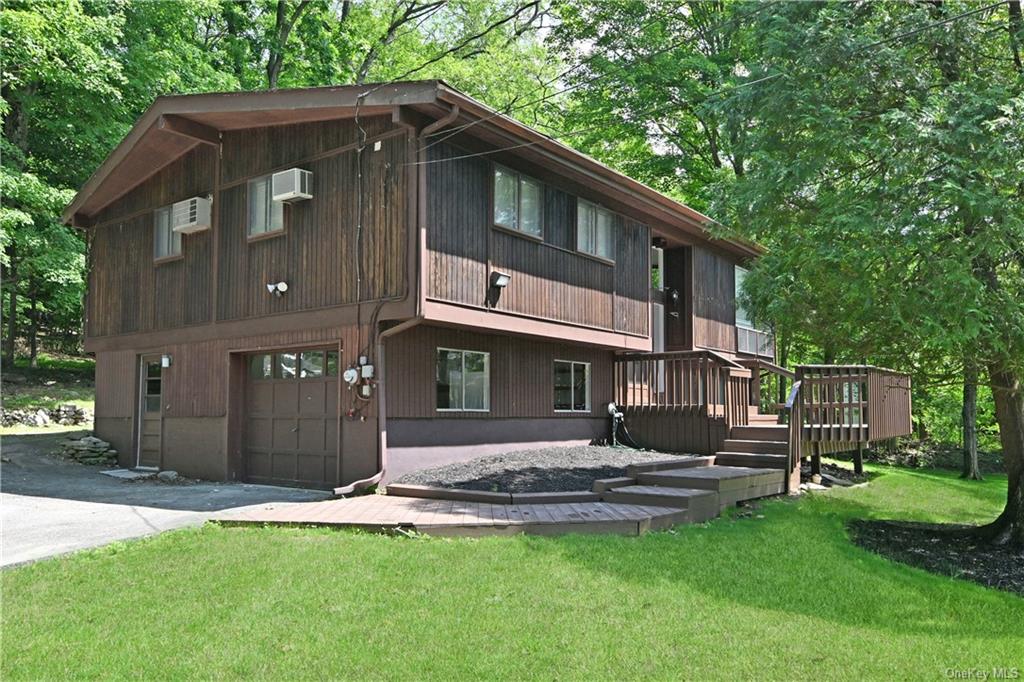 Roble Rd, Suffern, NY 10901