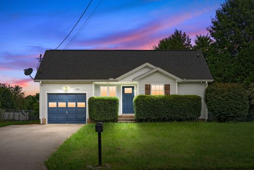 1255 Weeping Willow Dr, Clarksville, TN, 37042-4795 | Card Image