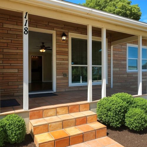 118 Whiting St, Galveston, TX, 77550-3136 | Card Image