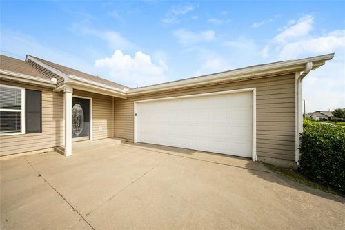 2524 Waterleaf Dr, Norman, OK, 73069-9641 | Card Image
