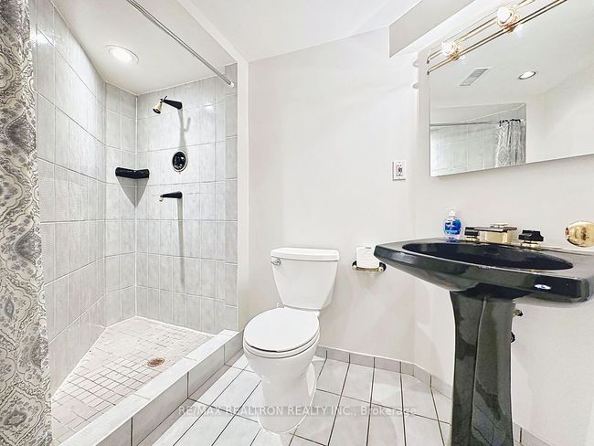 17 Colvin Cres, House other with 5 bedrooms, 4 bathrooms and 3 parking in Thornhill ON | Image 50