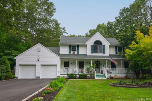 91 Drew Dr, Eastport, NY, 11941-1334 | Card Image