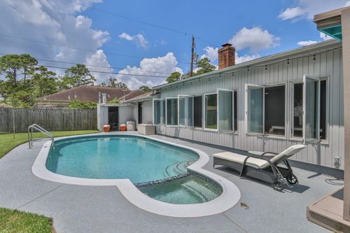 502 Wildwood Dr, Seabrook, TX, 77586-5439 | Card Image