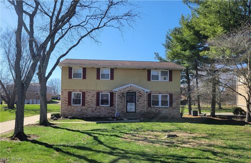 2940 Thackeray Ave Nw, Massillon, OH, 44646-2669 | Card Image